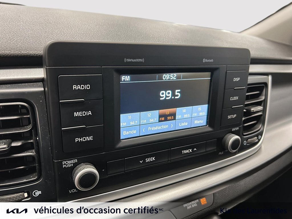Kia Rio 5-door LX+, JAMAIS ACCIDENTÉ, PNEUS D'HIVERS 2018 à Mirabel, Québec - 17 - w1024h768px