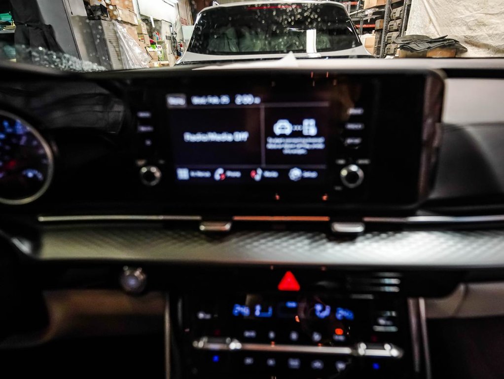 2023 Kia Carnival LX+ | FWD | CAMERA | SIEGES CHAUFFANTS | GARANTIE 10ANS/200000 KM in Montréal, Quebec - 17 - w1024h768px