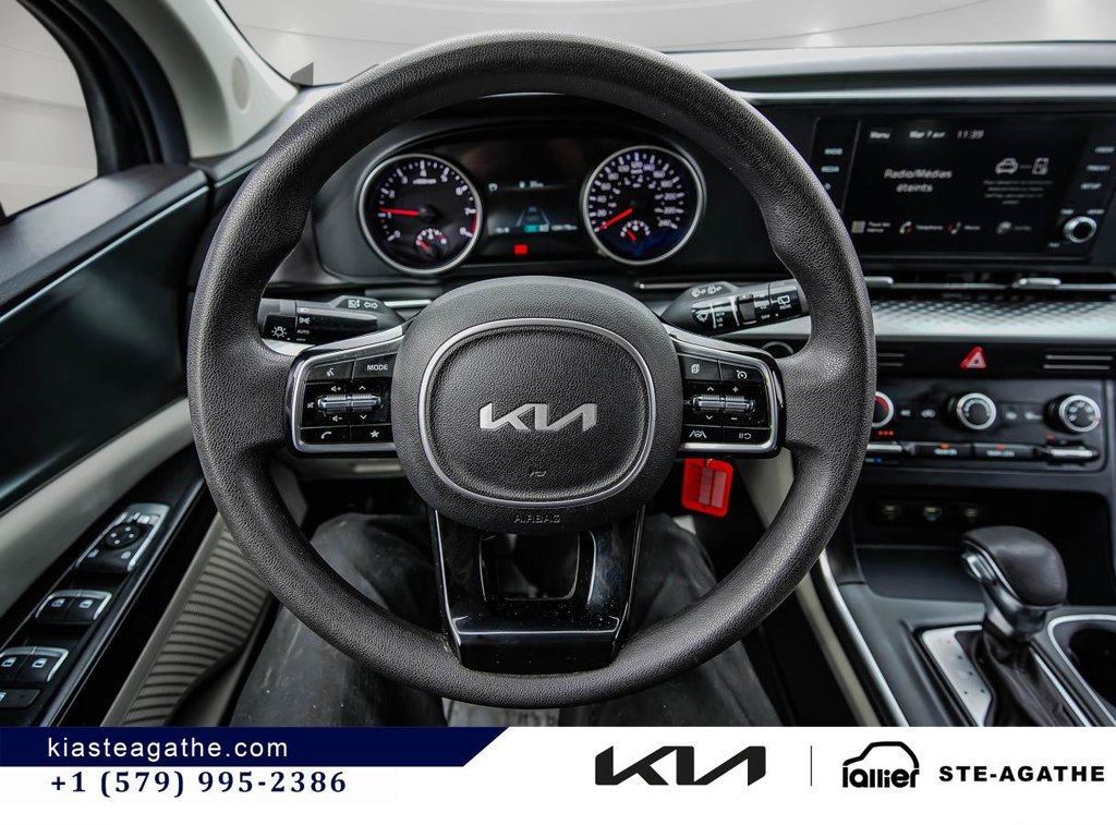 2023 Kia Carnival LX FWD in Montréal, Quebec - 12 - w1024h768px