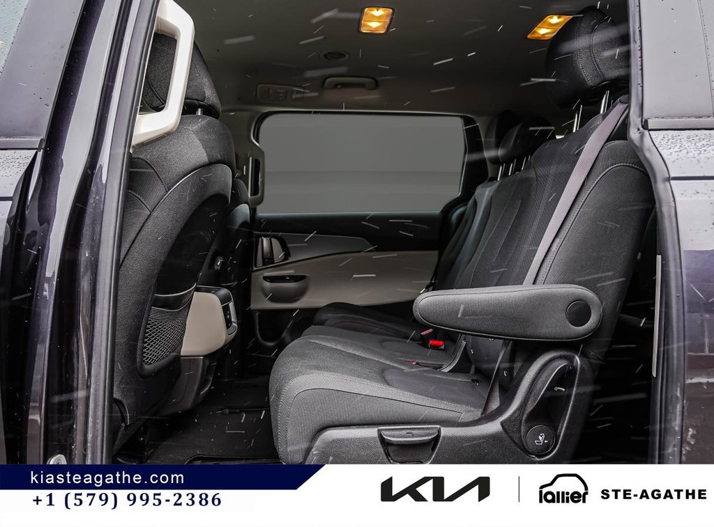 2023 Kia Carnival LX FWD in Montréal, Quebec - 15 - w1024h768px