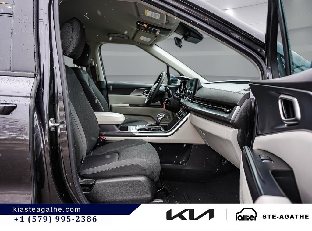 2023 Kia Carnival LX FWD in Montréal, Quebec - 19 - w1024h768px