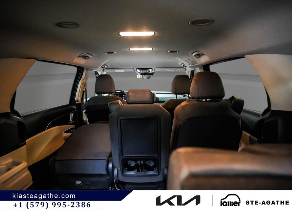 2023 Kia Carnival LX FWD in Montréal, Quebec - 14 - w1024h768px