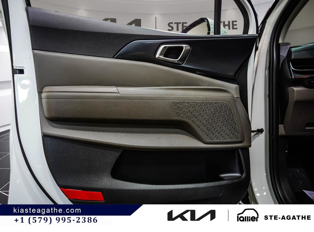 2025 Kia Carnival LX **JAMAIS ACCIDENTÉ+ GARANTIE 10 ANS/ 200 000KM** CAMÉRA DE RECUL** in Montréal, Quebec - 9 - w1024h768px