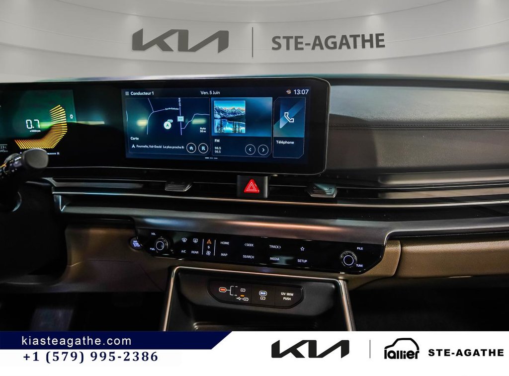 2025 Kia Carnival LX **JAMAIS ACCIDENTÉ+ GARANTIE 10 ANS/ 200 000KM** CAMÉRA DE RECUL** in Montréal, Quebec - 16 - w1024h768px