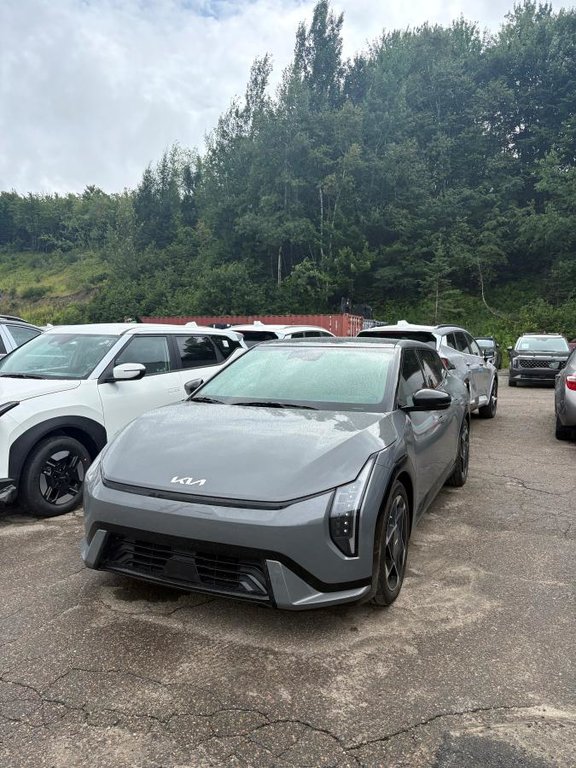 Kia EV4 GT-LINE**JAMAIS ACCIDENTÉ**488KM D'AUTONOMIE**TOIT OUVRANT**VOLANT CHAUFFANT**SIÈGES ÉLECTRIQUES 2026 à Montréal, Québec - 3 - w1024h768px