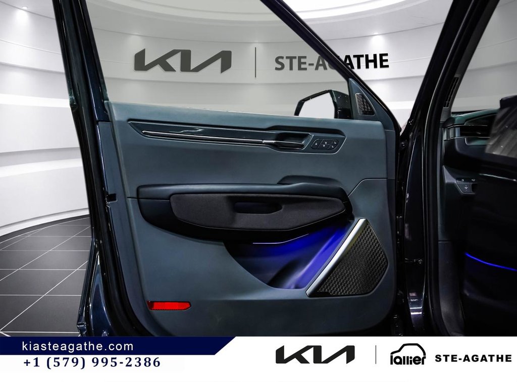 2025 Kia EV9 LAND PREMIUM AWD **JAMAIS ACCIDENTÉ** CUIR**VOLANT CHAUFFANT**BANCS VENTILÉS**TOIT OUVRANT** in Montréal, Quebec - 10 - w1024h768px