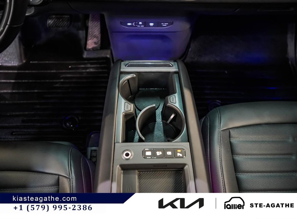 2025 Kia EV9 LAND PREMIUM AWD **JAMAIS ACCIDENTÉ** CUIR**VOLANT CHAUFFANT**BANCS VENTILÉS**TOIT OUVRANT** in Montréal, Quebec - 19 - w1024h768px
