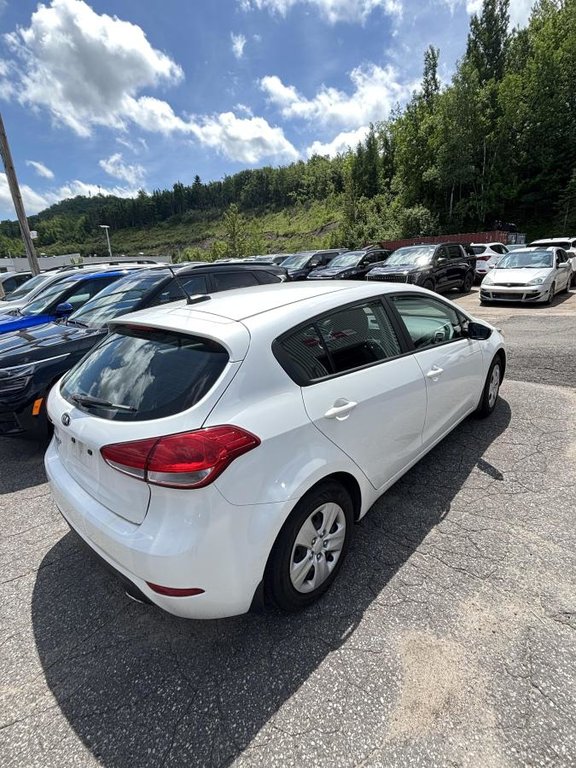 Kia Forte 5dr HB Auto LX+ **JAMAIS ACCIDENTÉ+CAMÉRA DE RECUL+SIÈGES CHAUFFANTS** 2017 à Montréal, Québec - 5 - w1024h768px