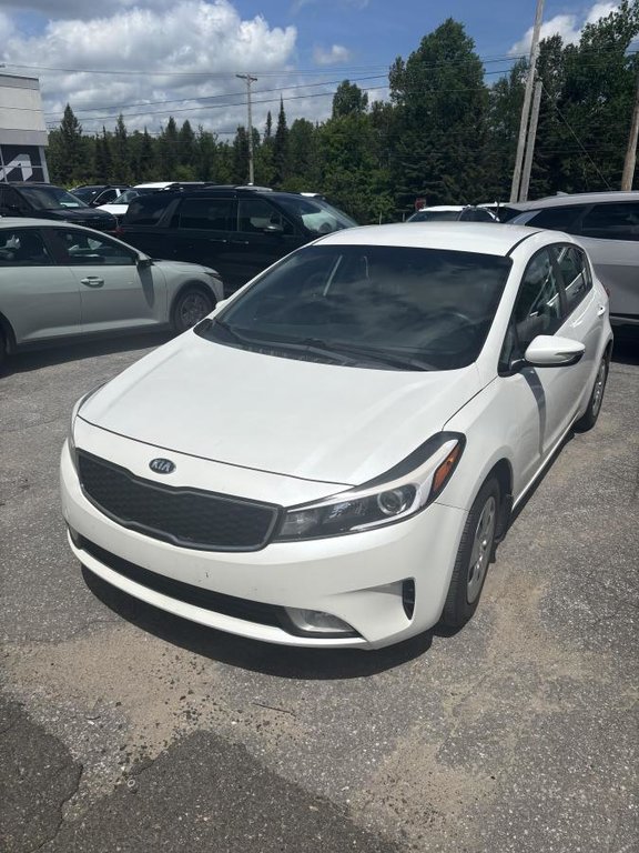 Kia Forte 5dr HB Auto LX+ **JAMAIS ACCIDENTÉ+CAMÉRA DE RECUL+SIÈGES CHAUFFANTS** 2017 à Montréal, Québec - 1 - w1024h768px