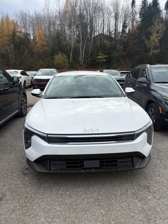 2025 Kia K4 LX**GARANTIE 10 ANS OU 200 000KM**BANCS CHAUFFANTS**CAMÉRA DE RECUL** in Montréal, Quebec - 3 - w1024h768px