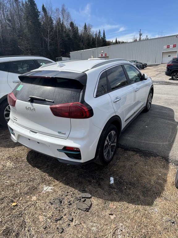 2022 Kia Niro SX Touring **JAMAIS ACCIDENTÉ** TOIT OUVRANT+CUIR+SIÈGES VENTILÉS** in Montréal, Quebec - 5 - w1024h768px
