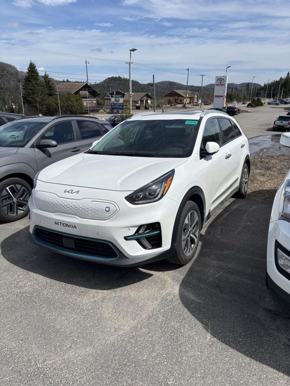 2022 Kia Niro SX Touring **JAMAIS ACCIDENTÉ** TOIT OUVRANT+CUIR+SIÈGES VENTILÉS** in Montréal, Quebec - 1 - w1024h768px