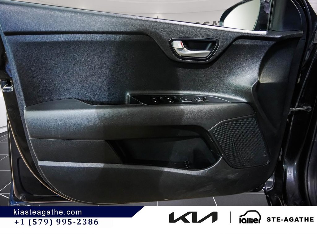 2018 Kia Rio5 LX+ **JAMAIS ACCIDENTÉ+GARANTIE 10 ANS/ 200 000KM** SIÈGES ET VOLANT CHAUFFANTS** in Montréal, Quebec - 10 - w1024h768px