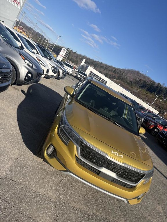 Kia Seltos EX Premium **GARANTIE 10 ANS/ 200 000KM** TOIT OUVRANT+CUIR+SIÈGES VENTILÉS** 2022 à Montréal, Québec - 3 - w1024h768px