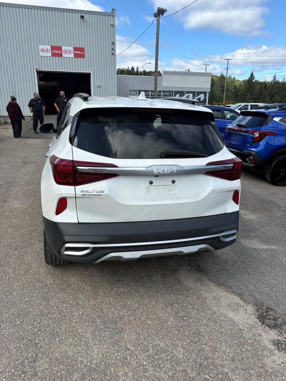 Kia Seltos SX INT ROUGE AWD** JAMAIS ACCIDENTÉ**GARANTIE 10 ANS OU 200 000KM**CUIR**TOIT OUVRANT**BANCS VENTILÉ 2023 à Montréal, Québec - 5 - w1024h768px
