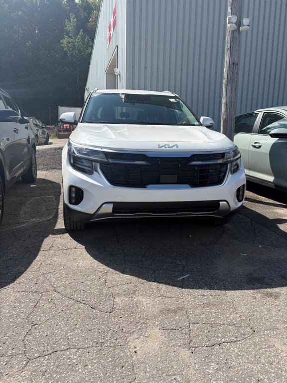 Kia Seltos EX PREMIUM AWD**JAMAIS ACCIDENTÉ**GARANTIE 10 ANS/200 000KM**VOLANT CHAUFFANT**CUIR**TOIT OUVRANT** 2025 à Montréal, Québec - 5 - w1024h768px