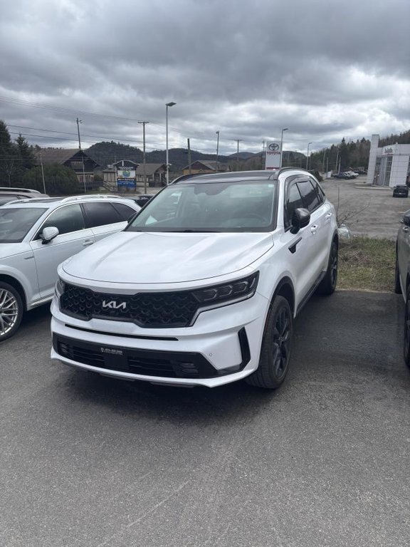 Kia Sorento SX AWD **JAMAIS ACCIDENTÉ+GARANTIE 10 ANS/ 200 000KM** CUIR ROUGE+TOIT PANORAMIQUE** 2023 à Montréal, Québec - 1 - w1024h768px