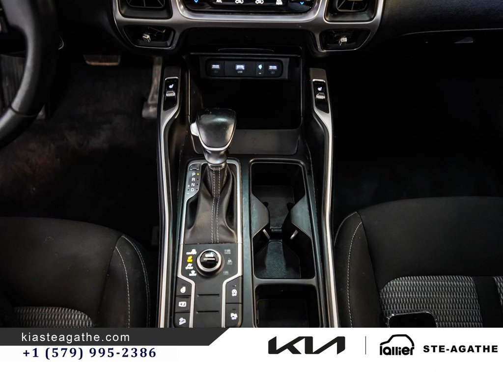 2023 Kia Sorento LX PREMIUM**JAMAIS ACCIDENTÉ**GARANTIE 10 ANS OU 200 000KM**VOLANT CHAUFFANT**7 PASSAGERS**APPLE CAR in Montréal, Quebec - 17 - w1024h768px
