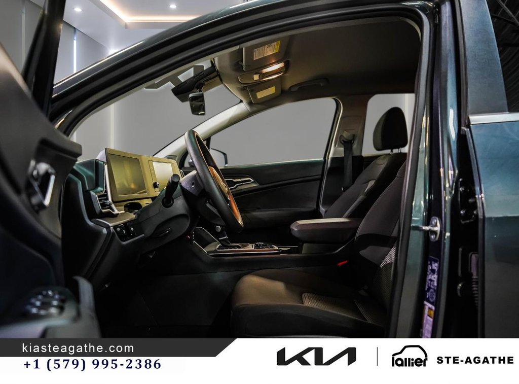 Kia Sportage LX **JAMAIS ACCIDENTÉ+GARANTIE 10 ANS/ 200 000KM** SIÈGES CHAUFFANTS+CAMÉRA DE RECUL**DÉMARREUR** 2025 à Montréal, Québec - 11 - w1024h768px