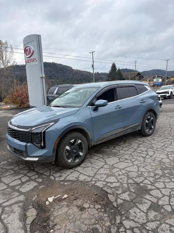 2026 Kia Sportage LX AWD**JAMAIS ACCIDENTÉ**GARANTIE 10 ANS 200 000KM**BANCS CHAUFFANTS**DÉMARREUR À DISTANCE**MAGS** in Montréal, Quebec - 1 - w1024h768px