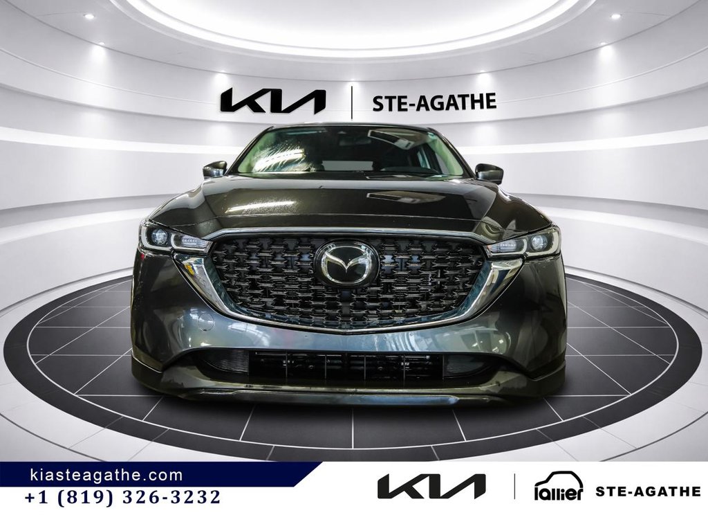 2022 Mazda CX-5 GX AWD **JAMAIS ACCIDENTÉ+  SIÈGES CHAUFFANTS + CAMÉRA DE RECUL** in Montréal, Quebec - 2 - w1024h768px