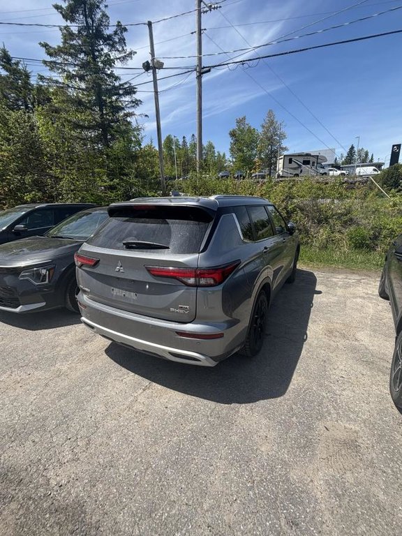 2023 Mitsubishi Outlander PHEV LE S-AWC **JAMAIS ACCIDENTÉ** TOIT OUVRANT+SIÈGES EN CUIR ET CHAUFFANTS+CAMÉRA DE RECUL** in Montréal, Quebec - 5 - w1024h768px