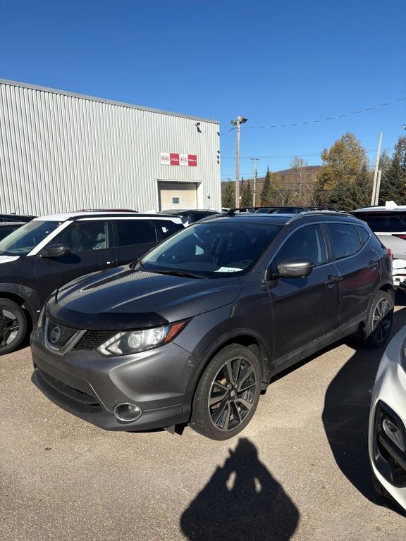 2019 Nissan Qashqai SL AWD**TOIT OUVRANT**CUIR**VOLANT CHAUFFANT**BANCS ÉLECTRIQUES** in Montréal, Quebec - 1 - w1024h768px