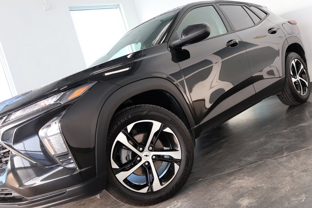 Chevrolet Trax RS TOIT-OUVRANT 2024 à St-Jean-Sur-Richelieu, Québec - 2 - w1024h768px