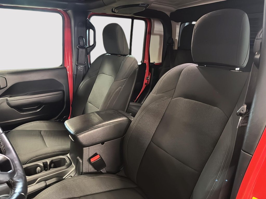 2023 Jeep Gladiator Willys + Boîte de Fibre in Saint-Hyacinthe, Quebec - 9 - w1024h768px