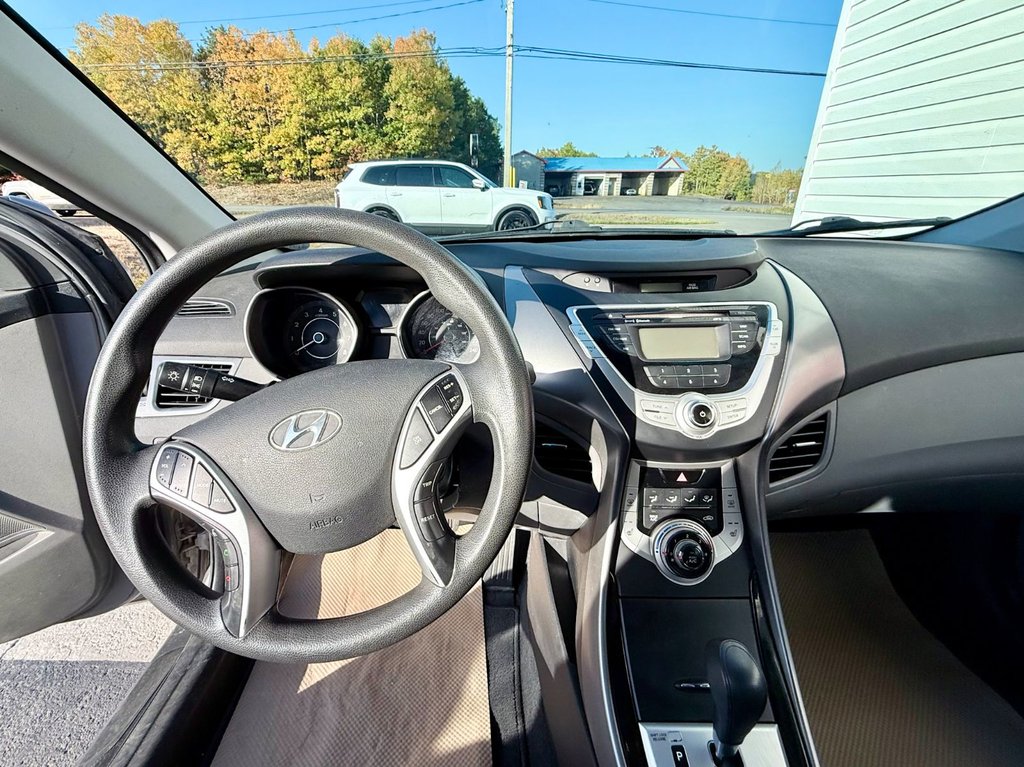 2013 Hyundai Elantra GL | FM/CD/Bluetooth, Heated Seats, Power Windows in COLDBROOK, Nova Scotia - 10 - w1024h768px