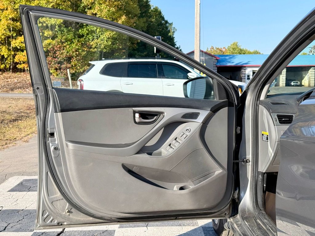 2013 Hyundai Elantra GL | FM/CD/Bluetooth, Heated Seats, Power Windows in COLDBROOK, Nova Scotia - 7 - w1024h768px