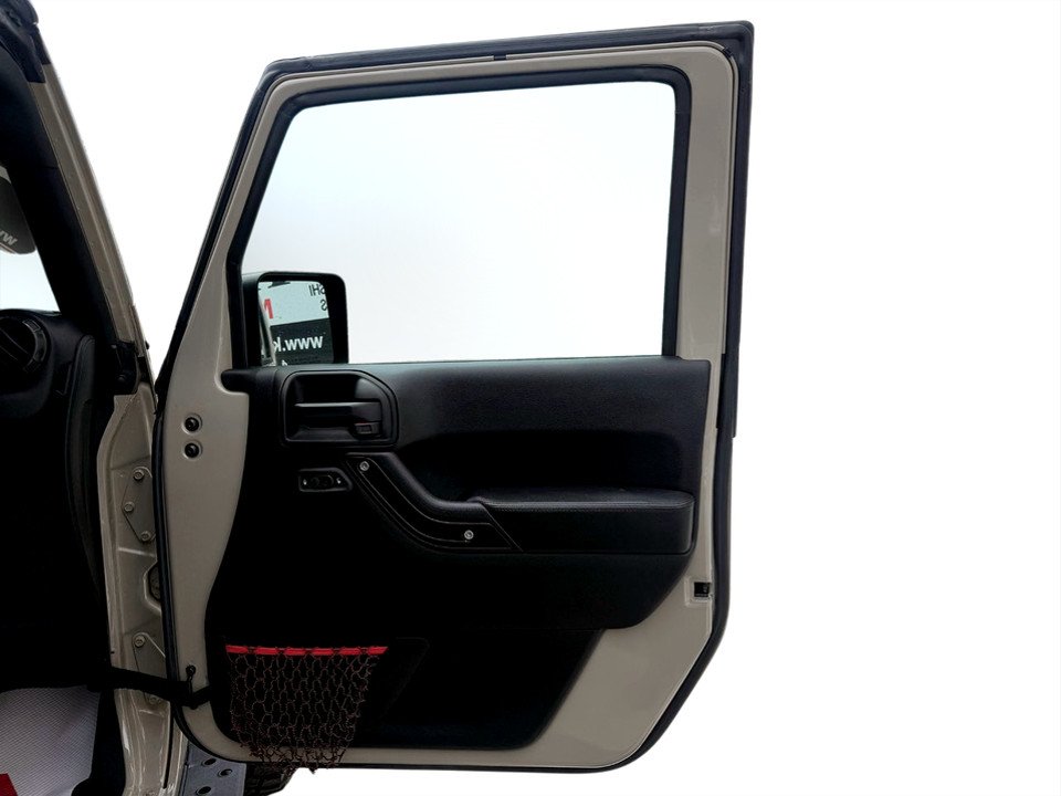 2018 Jeep Wrangler JK Unlimited Rubicon, keyless entry, Cruise control, Bluetooth in COLDBROOK, Nova Scotia - 17 - w1024h768px