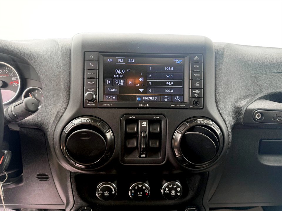 2018 Jeep Wrangler JK Unlimited Rubicon, keyless entry, Cruise control, Bluetooth in COLDBROOK, Nova Scotia - 11 - w1024h768px