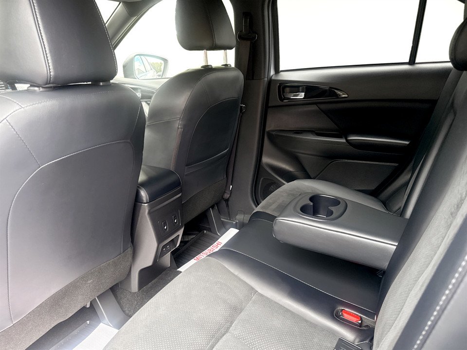 2024 Mitsubishi Eclipse Cross noir, keyless entry, backup camera, Bluetooth in COLDBROOK, Nova Scotia - 12 - w1024h768px