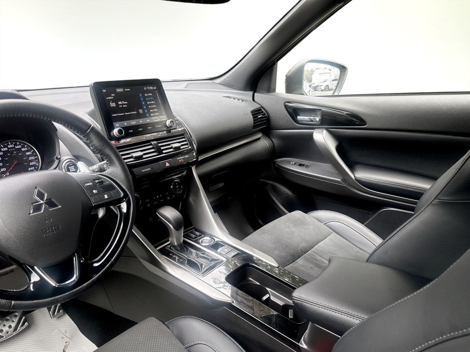 2024 Mitsubishi Eclipse Cross noir, keyless entry, backup camera, Bluetooth in COLDBROOK, Nova Scotia - 11 - w1024h768px