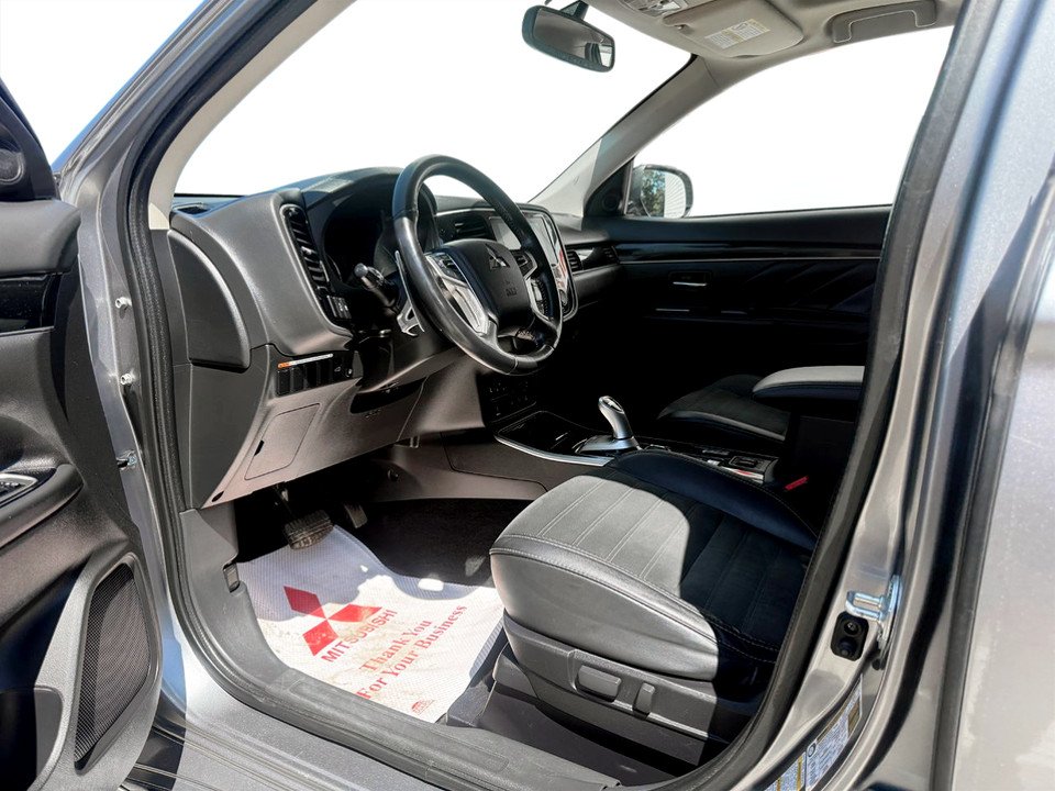 2019 Mitsubishi Outlander PHEV GT S-AWC, keyless entry, backup camera, Bluetooth in Kentville, Nova Scotia - 9 - w1024h768px