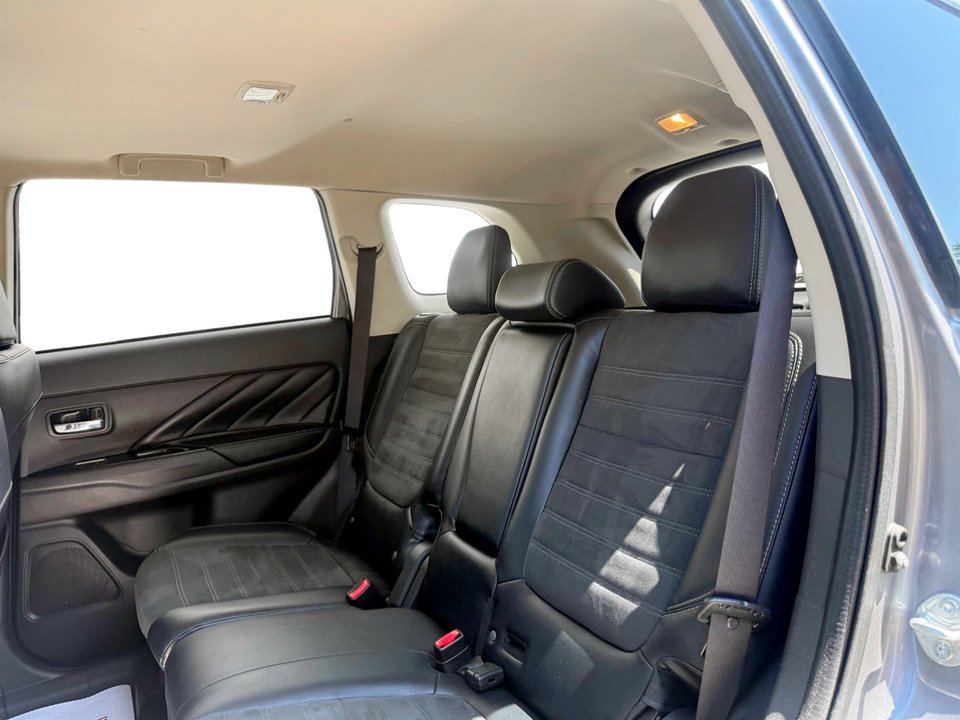 2019 Mitsubishi Outlander PHEV GT S-AWC, keyless entry, backup camera, Bluetooth in Kentville, Nova Scotia - 15 - w1024h768px
