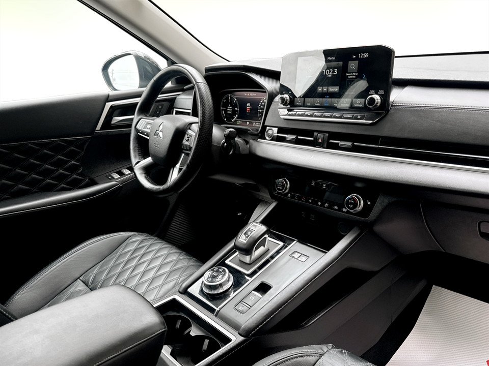 2023 Mitsubishi Outlander PHEV SEL, keyless entry, backup camera, Bluetooth in COLDBROOK, Nova Scotia - 6 - w1024h768px