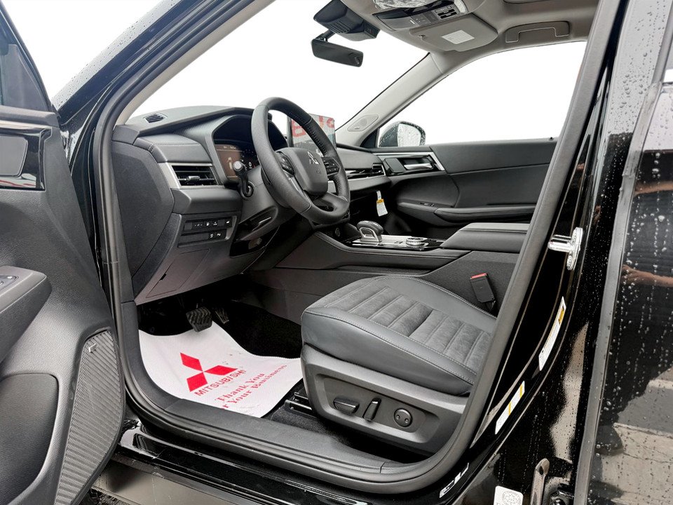 2026 Mitsubishi Outlander Plug-in Hybrid LE S-AWC in Kentville, Nova Scotia - 3 - w1024h768px