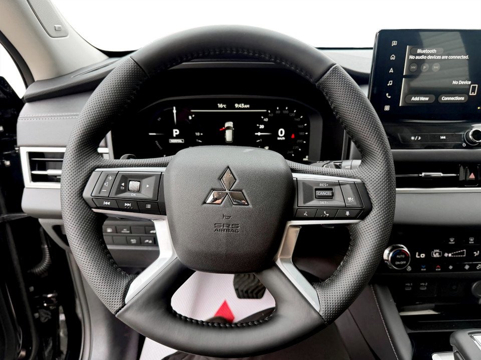 2026 Mitsubishi Outlander Plug-in Hybrid LE S-AWC in Kentville, Nova Scotia - 4 - w1024h768px