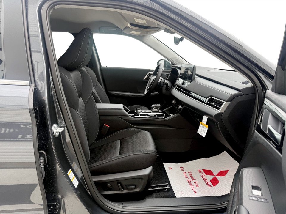 2026 Mitsubishi Outlander Plug-in Hybrid ES S-AWC in Kentville, Nova Scotia - 19 - w1024h768px
