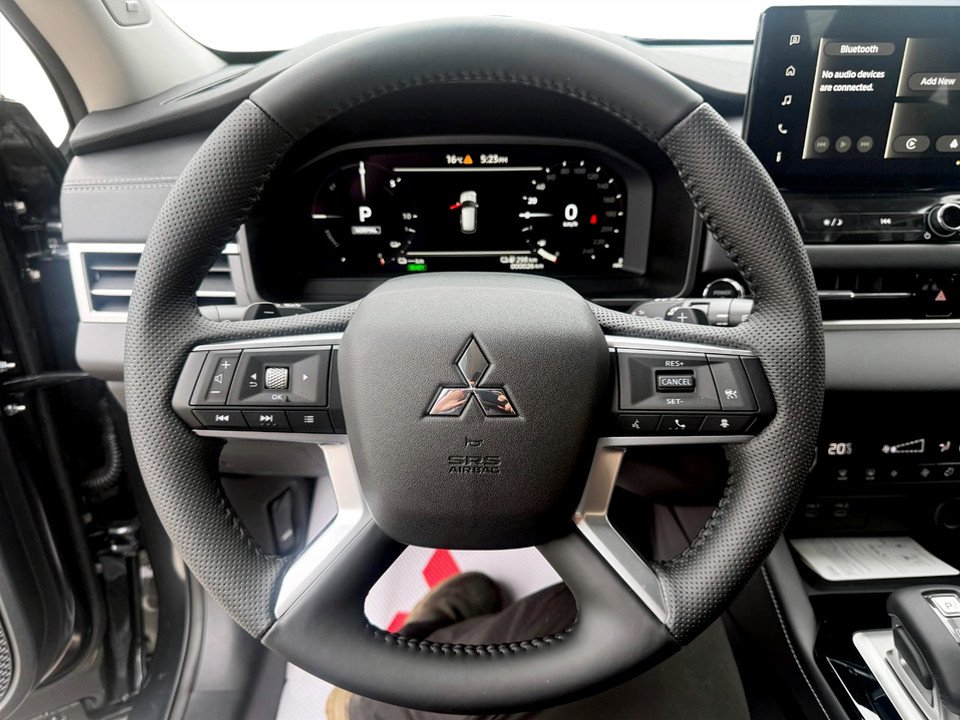 2026 Mitsubishi Outlander Plug-in Hybrid ES S-AWC in Kentville, Nova Scotia - 10 - w1024h768px