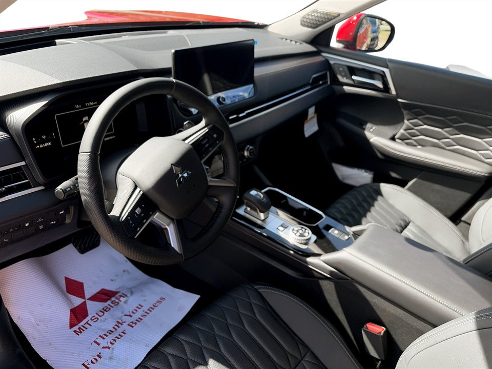 2026 Mitsubishi Outlander Plug-in Hybrid GT S-AWC in Kentville, Nova Scotia - 11 - w1024h768px