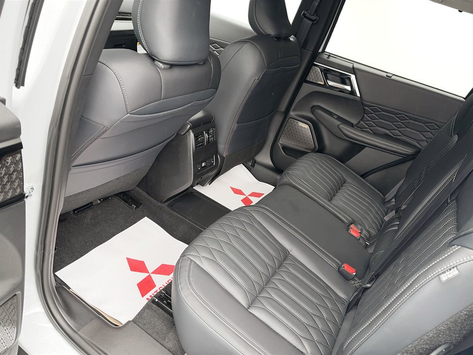 Mitsubishi Outlander Plug-in Hybrid GT S-AWC 2026 à Kentville, Nouvelle-Écosse - 12 - w1024h768px