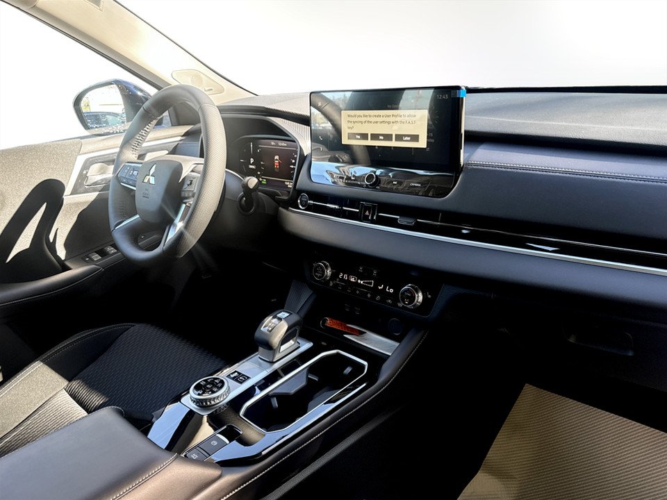 2026 Mitsubishi Outlander Plug-in Hybrid SE S-AWC in Kentville, Nova Scotia - 6 - w1024h768px