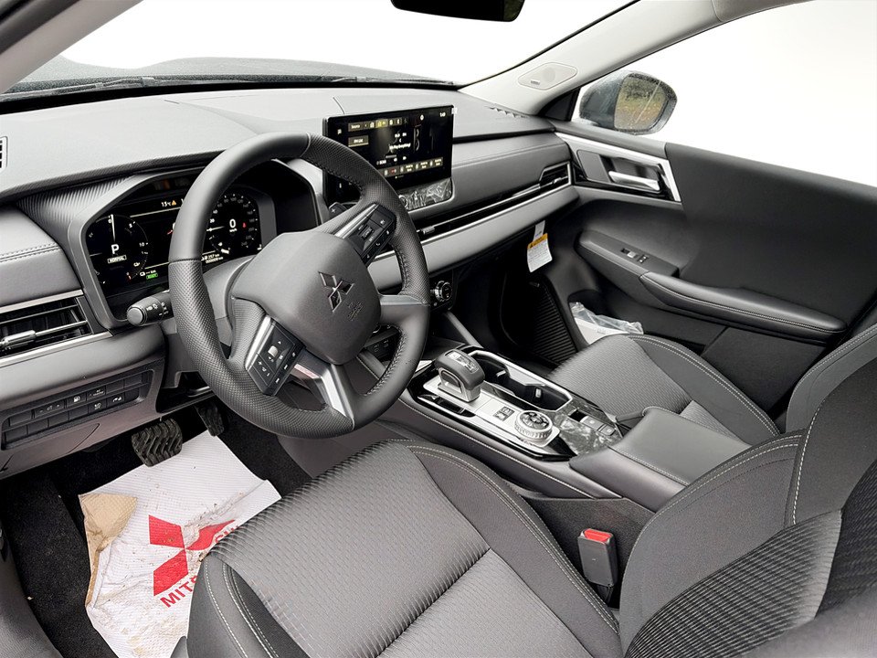 Mitsubishi Outlander Plug-in Hybrid ES S-AWC 2026 à Kentville, Nouvelle-Écosse - 11 - w1024h768px