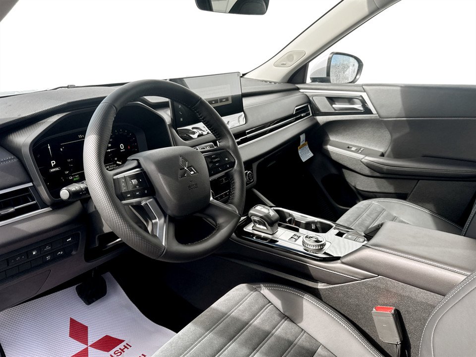 2026 Mitsubishi Outlander Plug-in Hybrid LE S-AWC in Kentville, Nova Scotia - 11 - w1024h768px