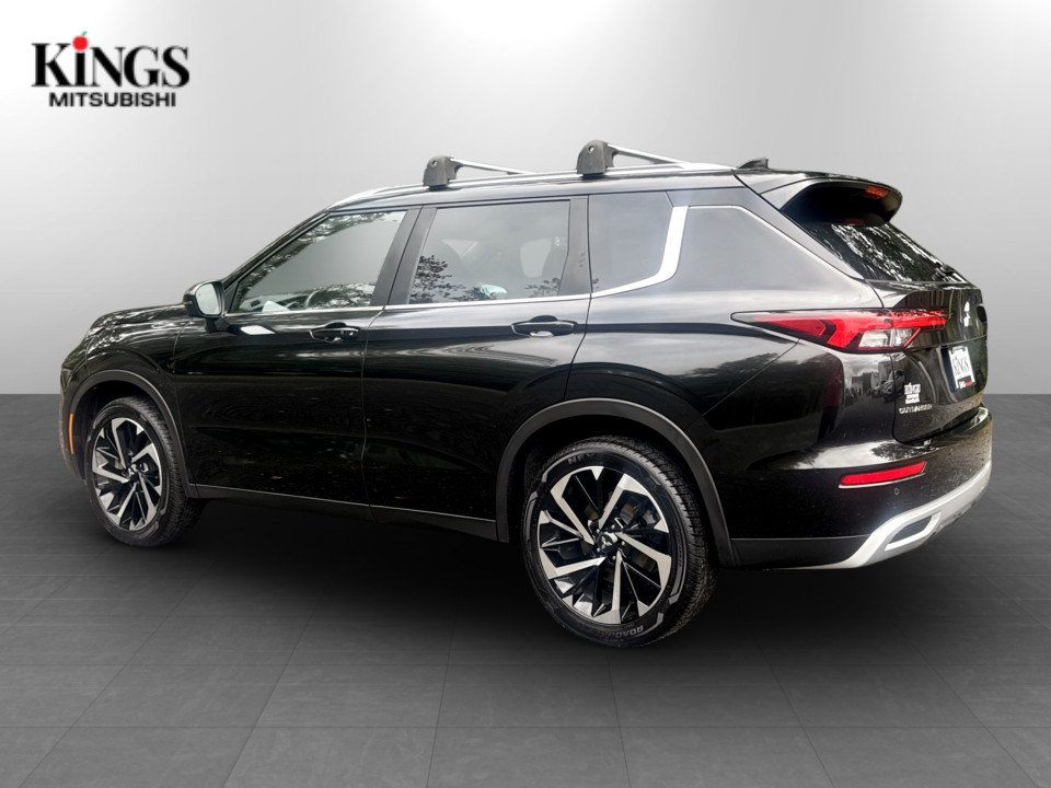 2023 Mitsubishi Outlander SEL, keyless entry, backup camera, Bluetooth in COLDBROOK, Nova Scotia - 3 - w1024h768px