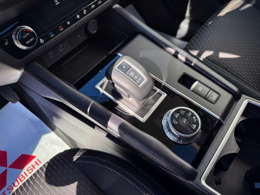 2024 Mitsubishi Outlander SE | AWD, Driver-assist, Spacious Interior in Kentville, Nova Scotia - 15 - w1024h768px