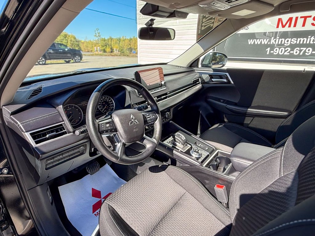 2024 Mitsubishi Outlander SE | AWD, Driver-assist, Spacious Interior in Kentville, Nova Scotia - 9 - w1024h768px